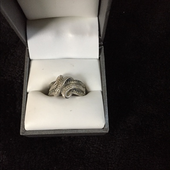 Purses && glasses && rings - Picture 6 of 6